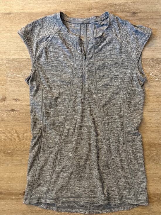 Athleta Tops - Athleta Forerunner athletic top